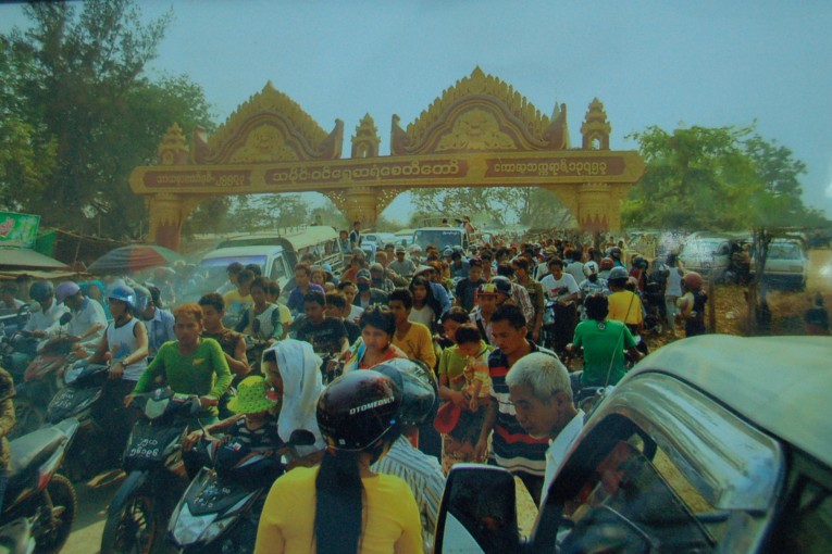 Shwesayan Pagoda Festival