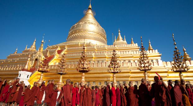 Shwezigon Pagoda Festival