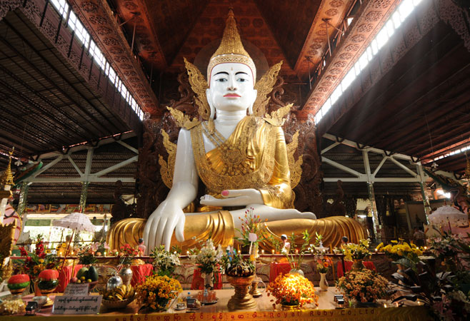 Ngar Htat Gyi Buddha Image